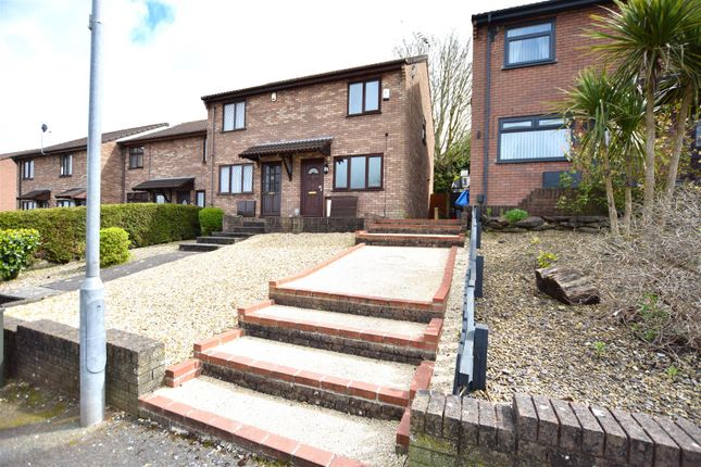 12, Bastian Close, Barry photo 2