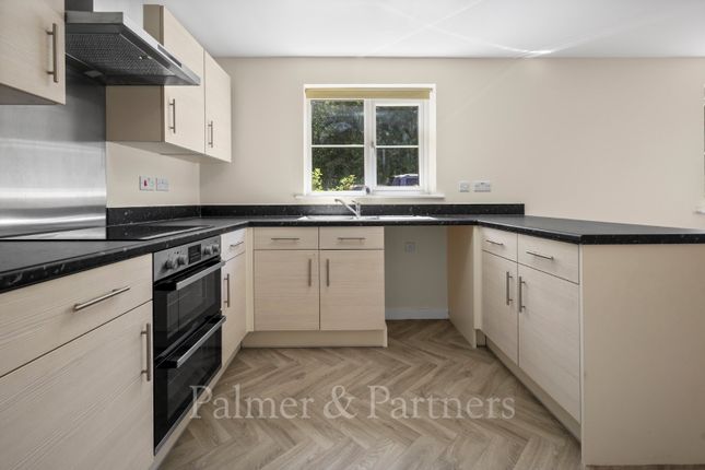 7, Elm Close, Ipswich photo 4