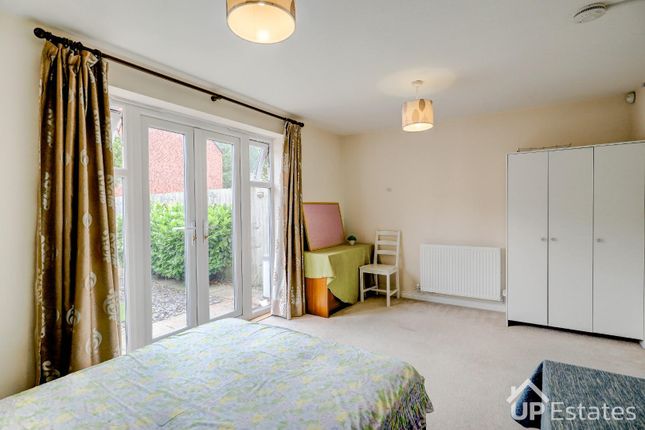 8, Silver Birch Avenue, Coventry photo 4