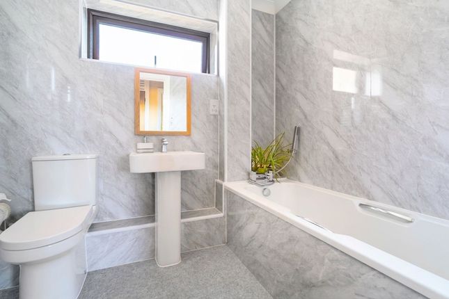 4 Metcalfe Way, Ely photo 3