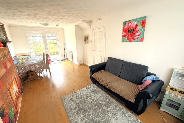 73, Elizabeth Street, Corby photo 2