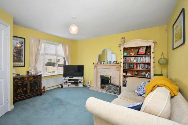 7, Tavistock Close, West Yorkshire photo 2