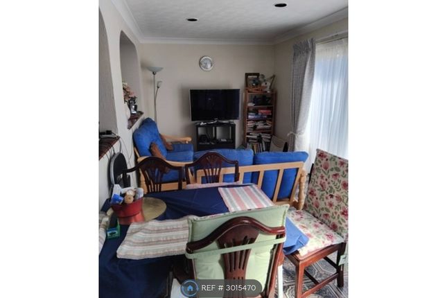 Woolhampton Way, Chigwell photo 4