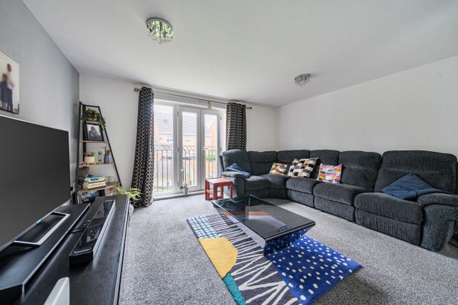 39, Lilac Court, Leeds photo 4