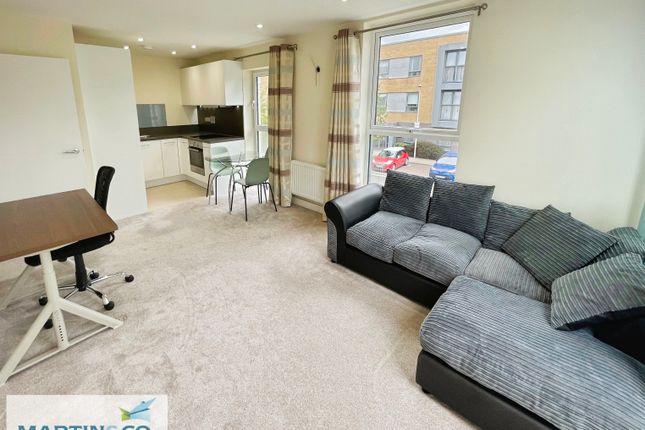 Flat 4, 37, Drake Way, Reading photo 2