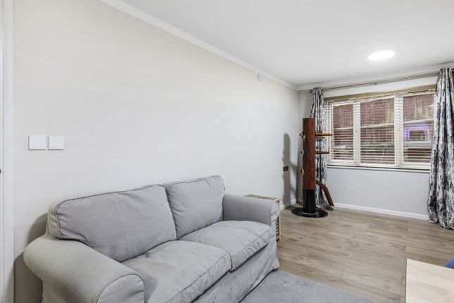 Flat 11, 19, The Greenwoods, Sherwood Road, Harrow photo 4