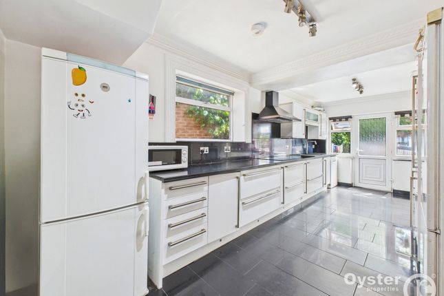 133 Wemborough Road, Stanmore photo 3
