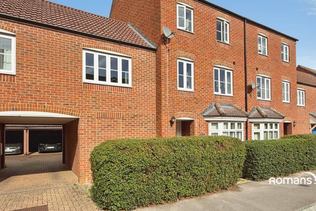 14, Beckett Gardens, Tadley photo 2