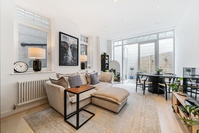 Flat 1, 32, Ambleside Avenue, London photo 2