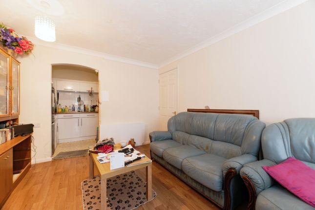 33, Oak Lodge (Sutton), Sutton photo 4