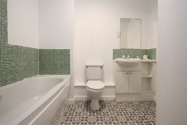 Flat 4, Glan Y Mor Y Rhodfa, Barry photo 5