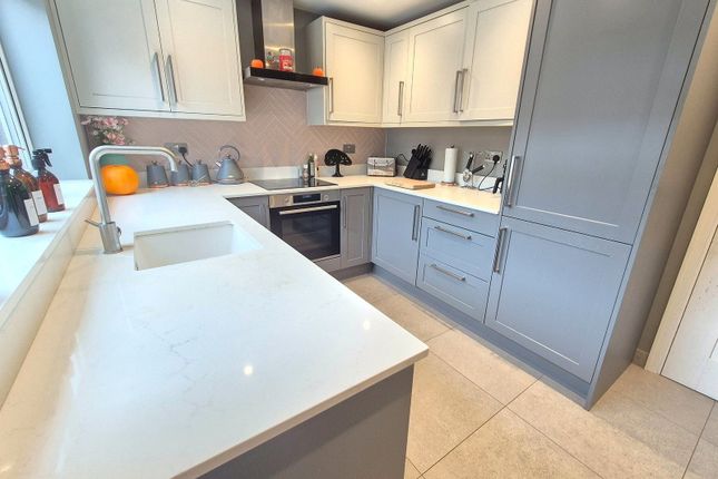 Sunbower Avenue, Dunstable photo 3