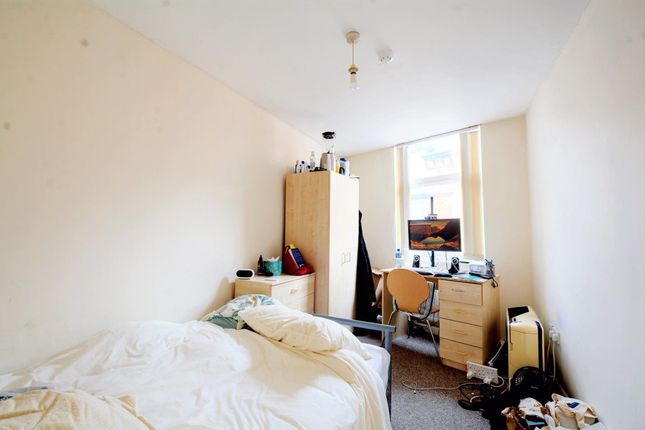 Terraced house to rent in Room To Rent, Peveril Street, Nottingham