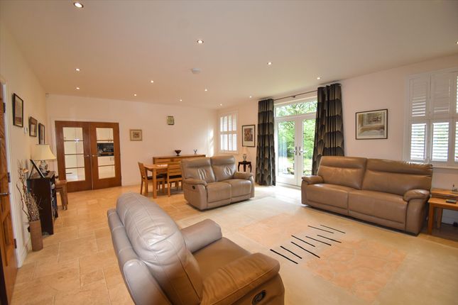 Apt 1, Toddbrook House, High Peak photo 3