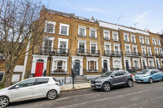 Flat for sale in Huntingdon Street, Islington