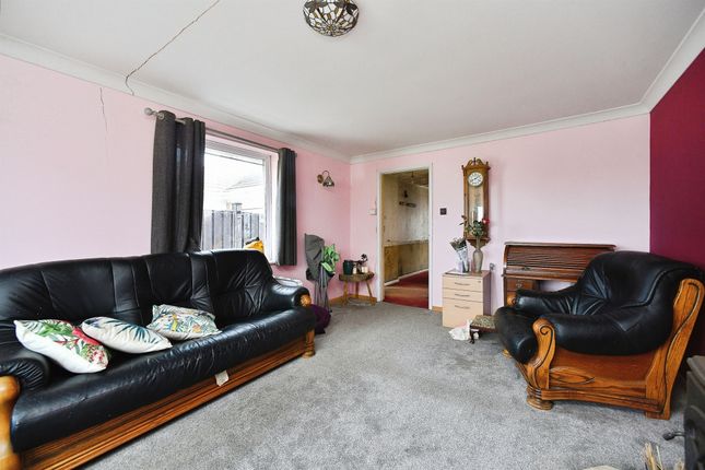 57, Cornwall Avenue, Peacehaven photo 3