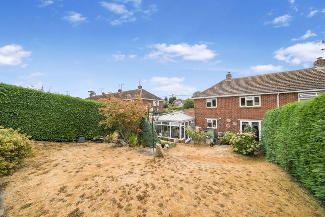 4 Ridges View, Andover photo 2
