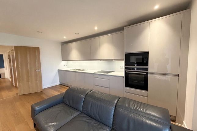 Serenity house, Lismore Boulevard, London photo 3