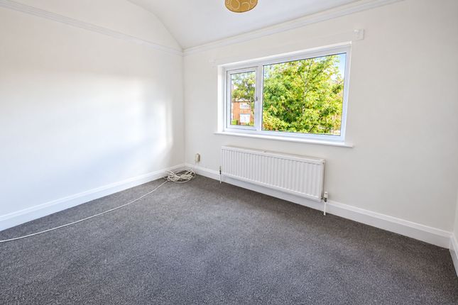 19 Latimer Road, Corby photo 4