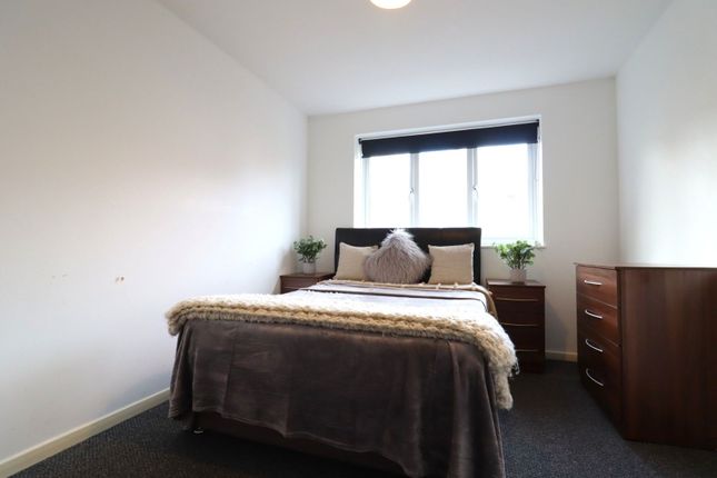 25, Highmoor, Swansea photo 4