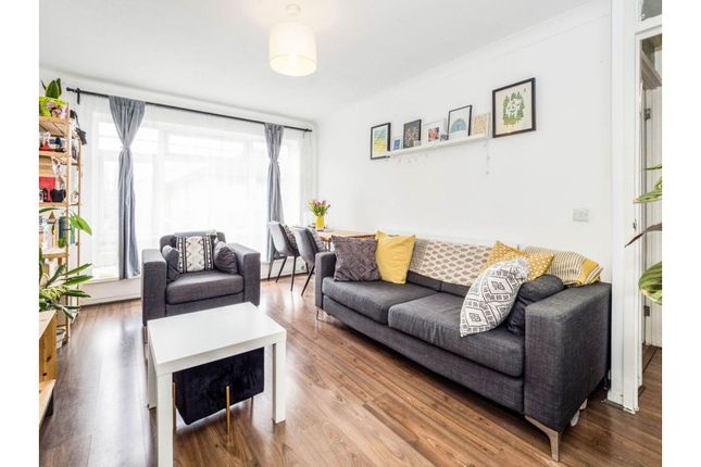 1-bed flat on 280a, Clayhall Avenue, Ilford, £254,499