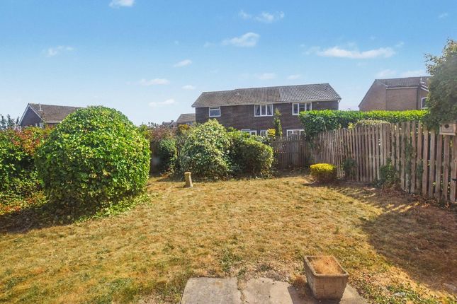 15, Upper Lane, Wakefield photo 4