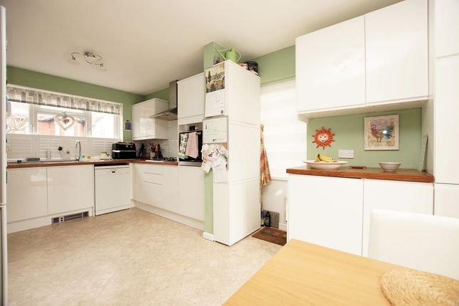 7, Cambridge Road, Lee-On-The-Solent photo 3