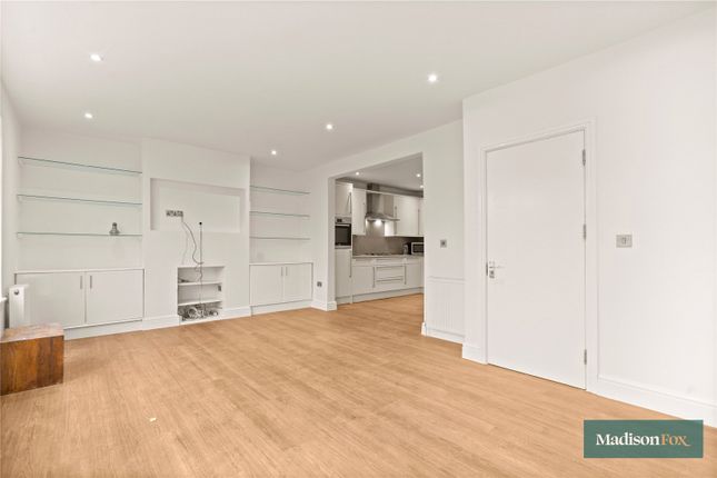 10a Brook Mews,, High Road, Chigwell photo 3