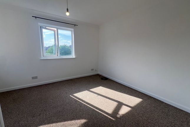 30, Batt Furlong, AYLESBURY photo 4