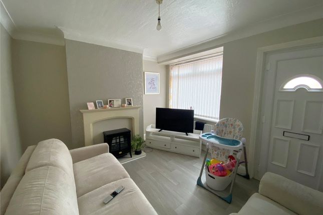 3, Henley Terrace, West Yorkshire photo 2