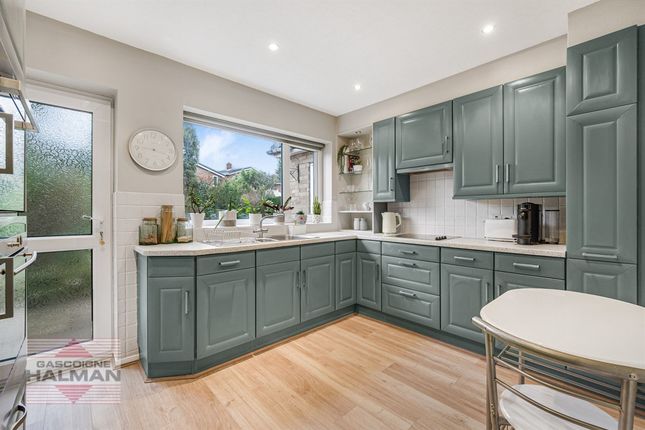 10 Bramley Close, Wilmslow photo 4