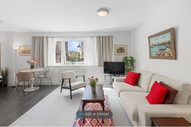Flat, Hans Crescent, London photo 2
