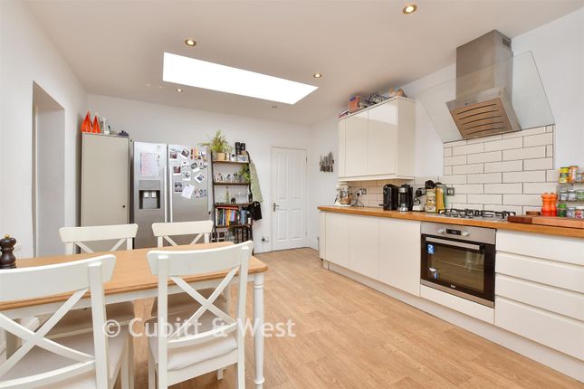 Thistle Cottages, Kingston Road, Leatherhead photo 3