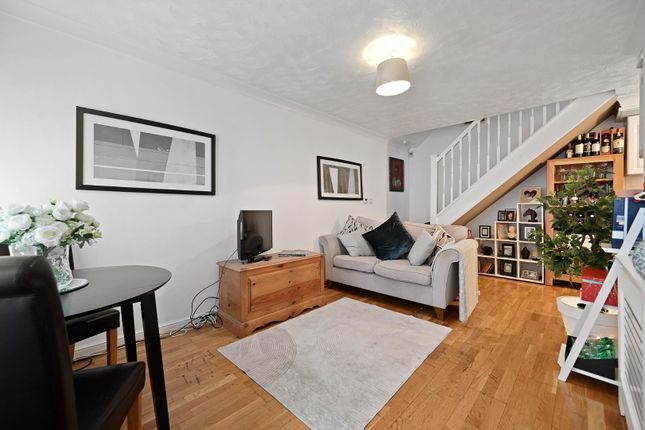 2, Burlington Mews, Acton photo 4