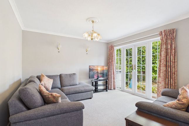 22b,, Franklin Avenue, Tadley photo 3