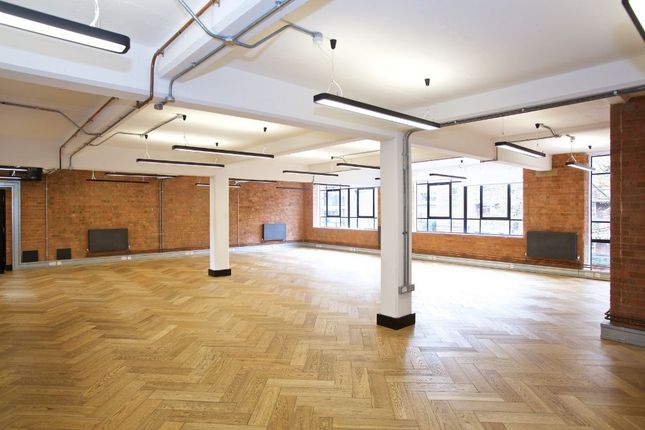 Office to let in Unit 21, The Ivories, 6-18 Northampton Street, Islington, London