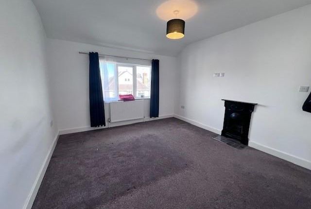 38, Oakland Avenue, Nottingham photo 4