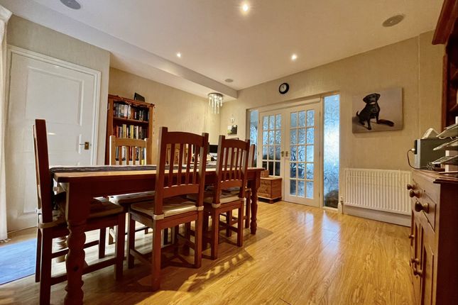35 Langdale Road, Scarborough photo 3