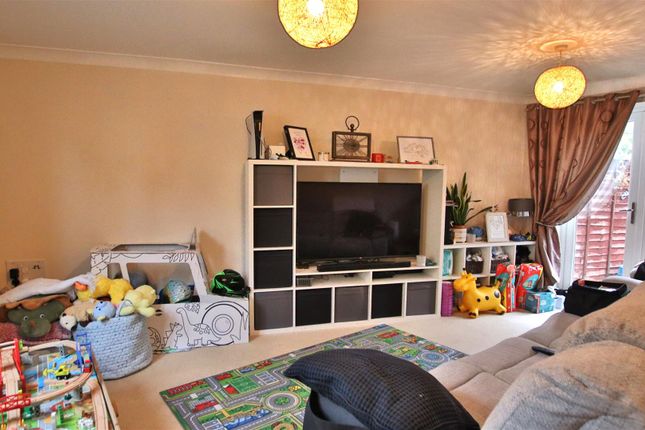 6, Falcon Road, Tewkesbury photo 3