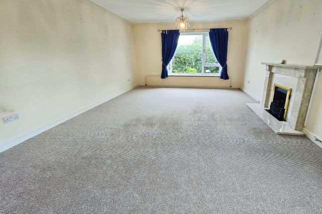 1, Patricia Close, Exeter photo 2