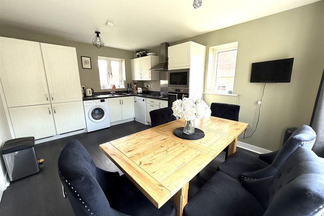 21, Robinson Way, Rugeley photo 3