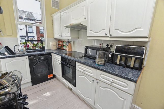 13, Claremont Terrace, West Yorkshire photo 4
