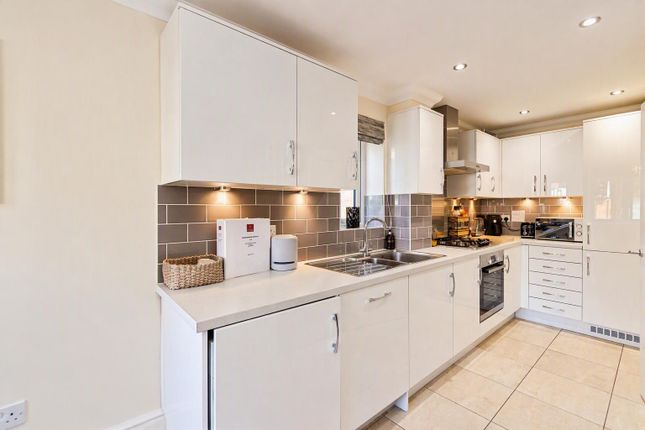 Silent Garden Road, Liphook photo 4