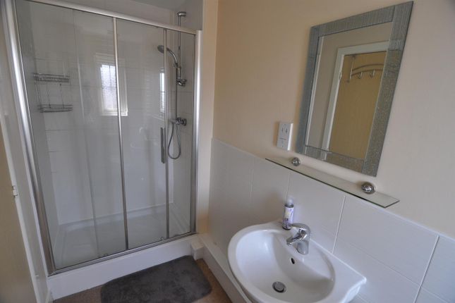 40, Sandhill Close, Bradford photo 5