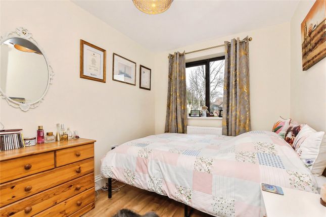 18, Leicester Gardens, Sheerness photo 4