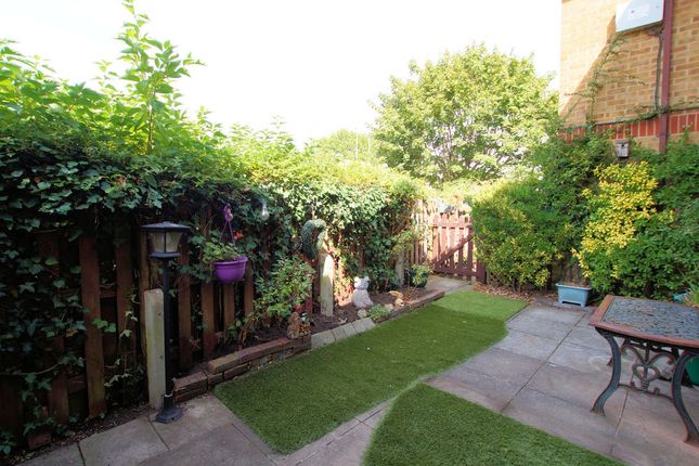 21, Postern Close, Fareham photo 4