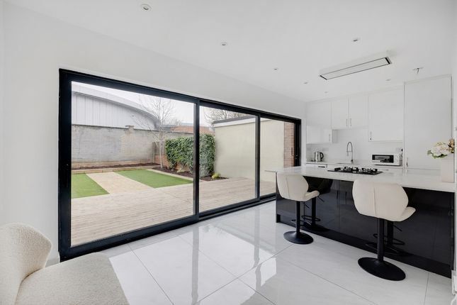 5, Marlow Crescent, Twickenham photo 5