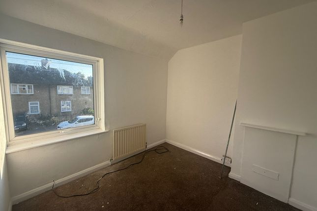 Amesbury Road, Dagenham photo 2