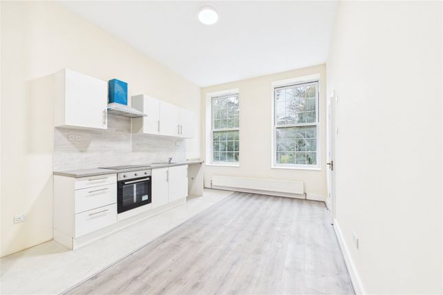 Flat 1, Newbury House, 237, Andover Road, Berkshire photo 4