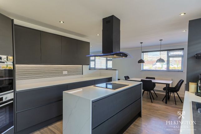 4 Burton Close, Plymouth, Devon photo 4